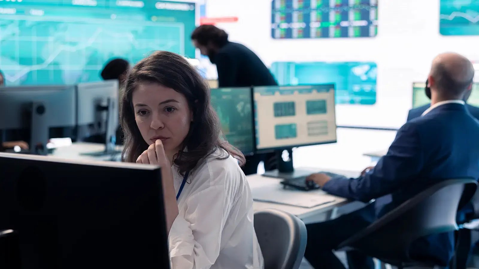 GettyImages-2176935663_1600x900_network_monitoring